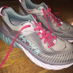 Hoka Running Shoes (Arahi 2)